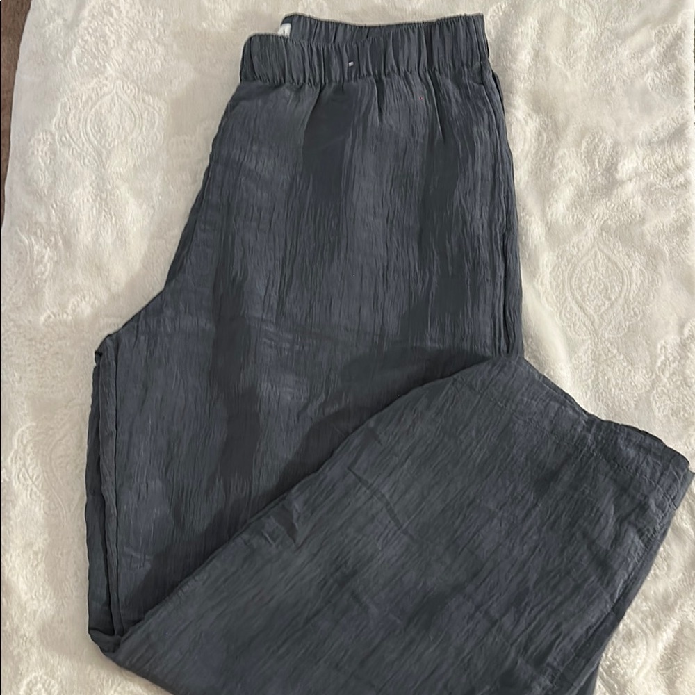 Abercrombie & Fitch Crinkle Pull On Pant